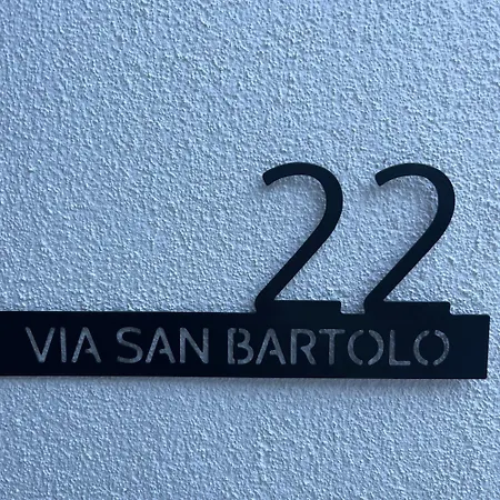 Due Di Tutto アパート