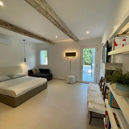 Due Di Tutto Apartment *